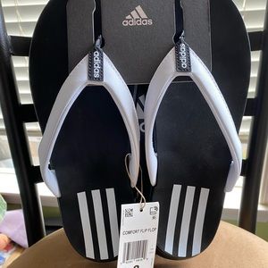 Women’s flip flops